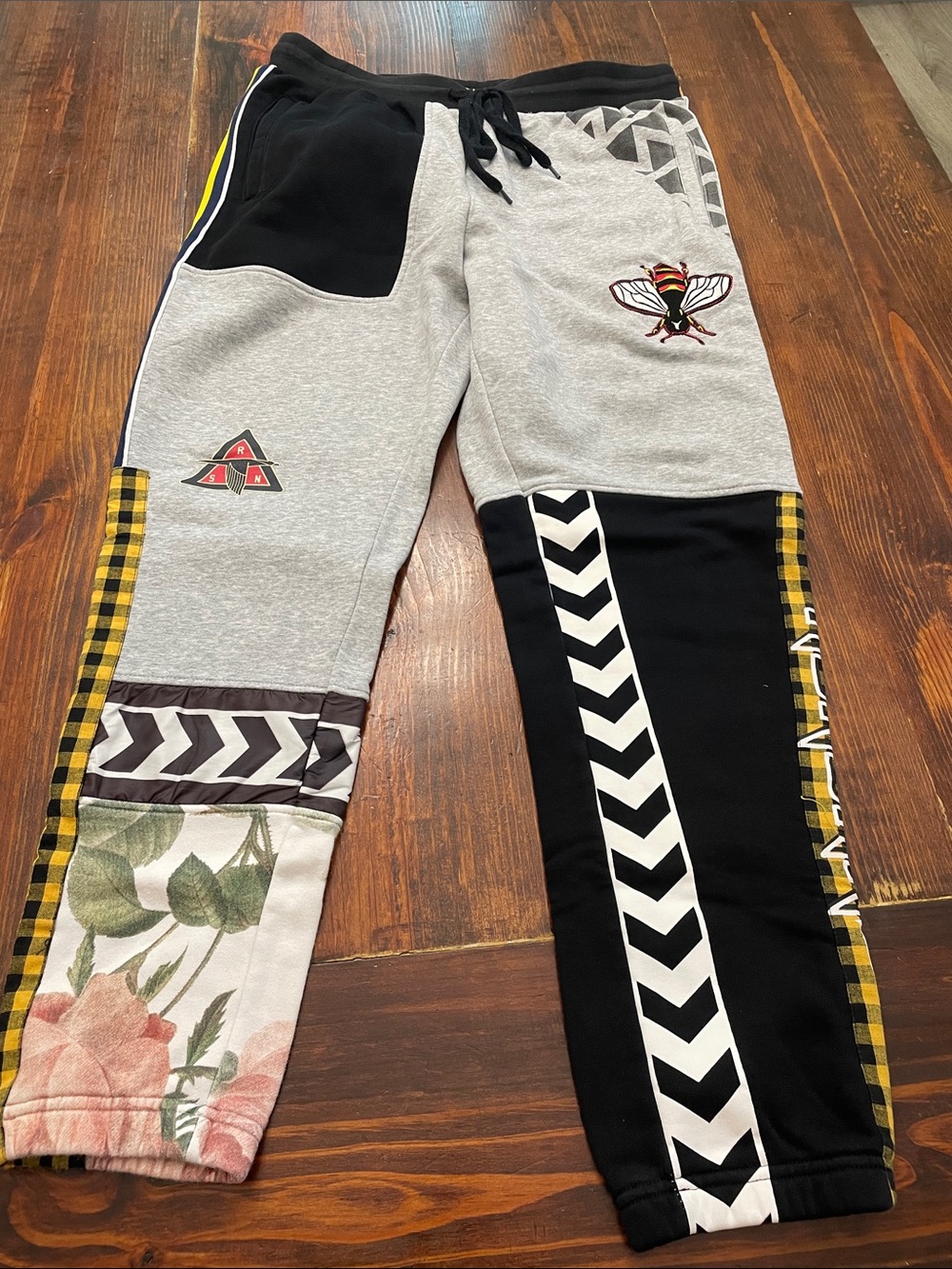 Reason Men Black, Gray & Yellow Mixed-Panel Joggers
